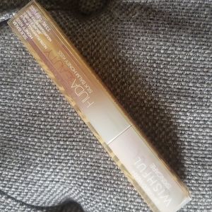 Huda Silk Balm Honey Kiss Nutri Plumping Lip Balm